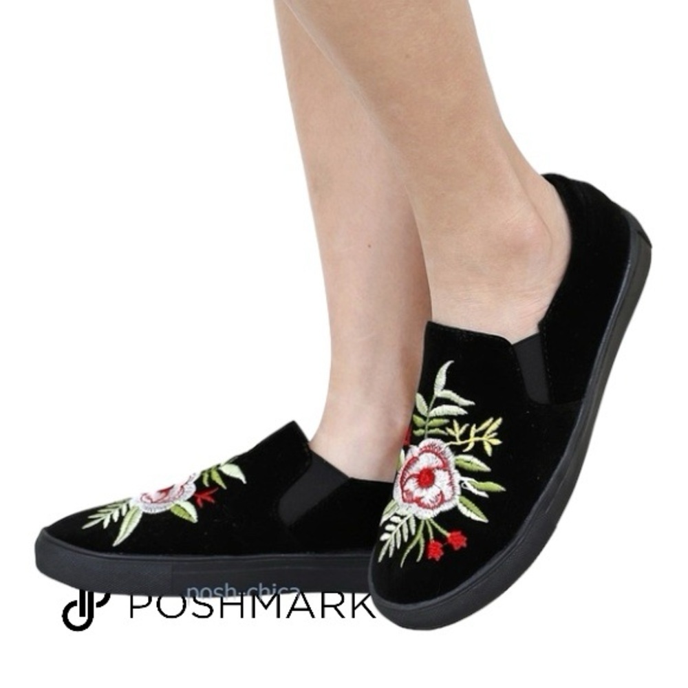 Womens Forever Rosebuds Embroidered Desire Suede Slip On Sneakers | NEW/NWT!🌹🌹